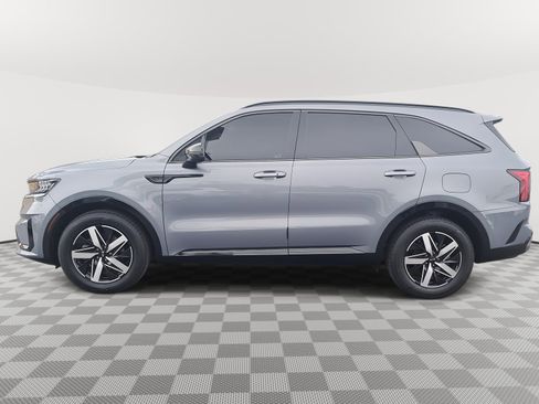 Used 2021 Kia Sorento S image 8