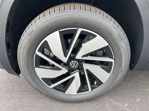 New 2026 Volkswagen Atlas SE image 7