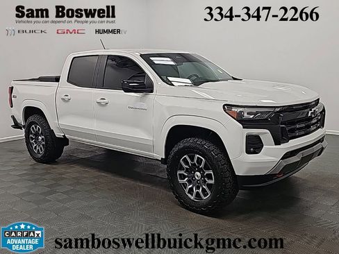 Used 2024 Chevrolet Colorado Z71 AWD/4WD image 2