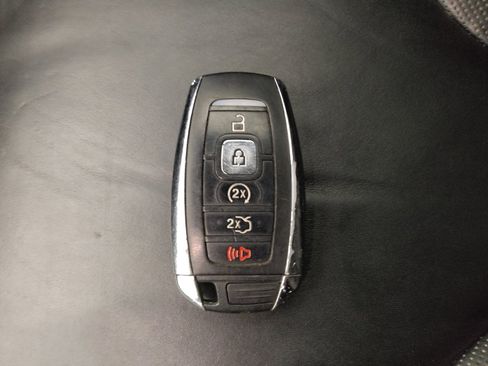 Used 2019 Lincoln MKC Select w/ Select Plus Package AWD/4WD image 32