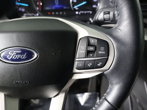 Used 2023 Ford Explorer XLT image 39