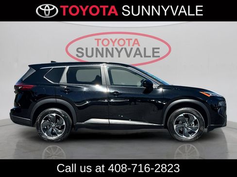 Used 2025 Nissan Rogue SV FWD image 9