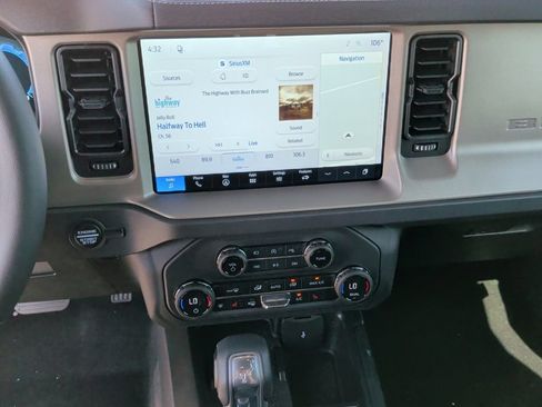 New 2026 Ford Bronco Outer Banks AWD/4WD image 21