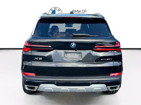 New 2026 BMW X5 xDrive50e w/ Premium Package AWD/4WD image 5