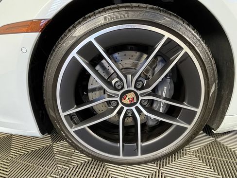 Used 2025 Porsche 911 Carrera RWD image 11