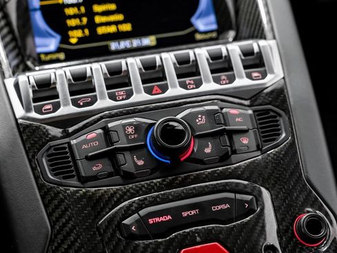 Used 2016 Lamborghini Aventador LP 700-4 image 24