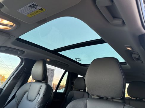 Used 2025 Volvo XC90 B6 Plus image 27