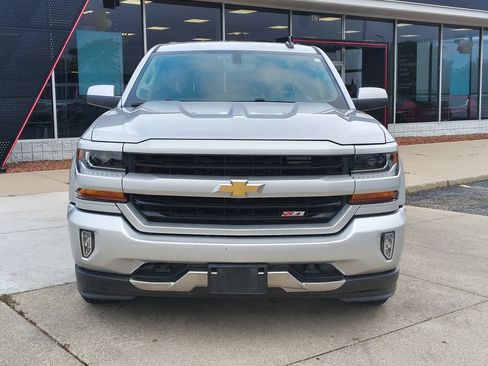 Used 2018 Chevrolet Silverado 1500 LT w/ All Star Edition AWD/4WD image 2