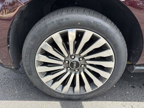 Used 2018 Lincoln Navigator L Reserve w/ Technology Package AWD/4WD image 19