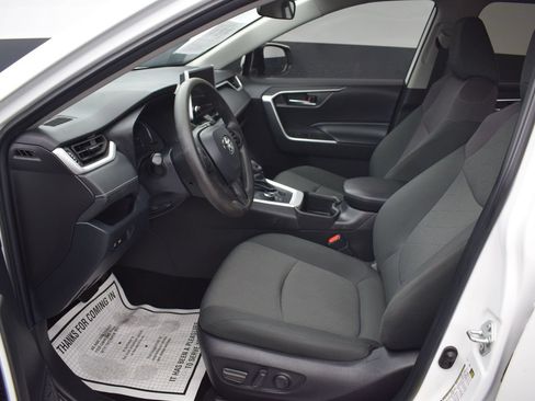 Used 2023 Toyota RAV4 XLE AWD/4WD image 13