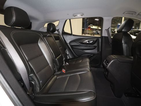 Certified 2024 GMC Terrain SLT image 25