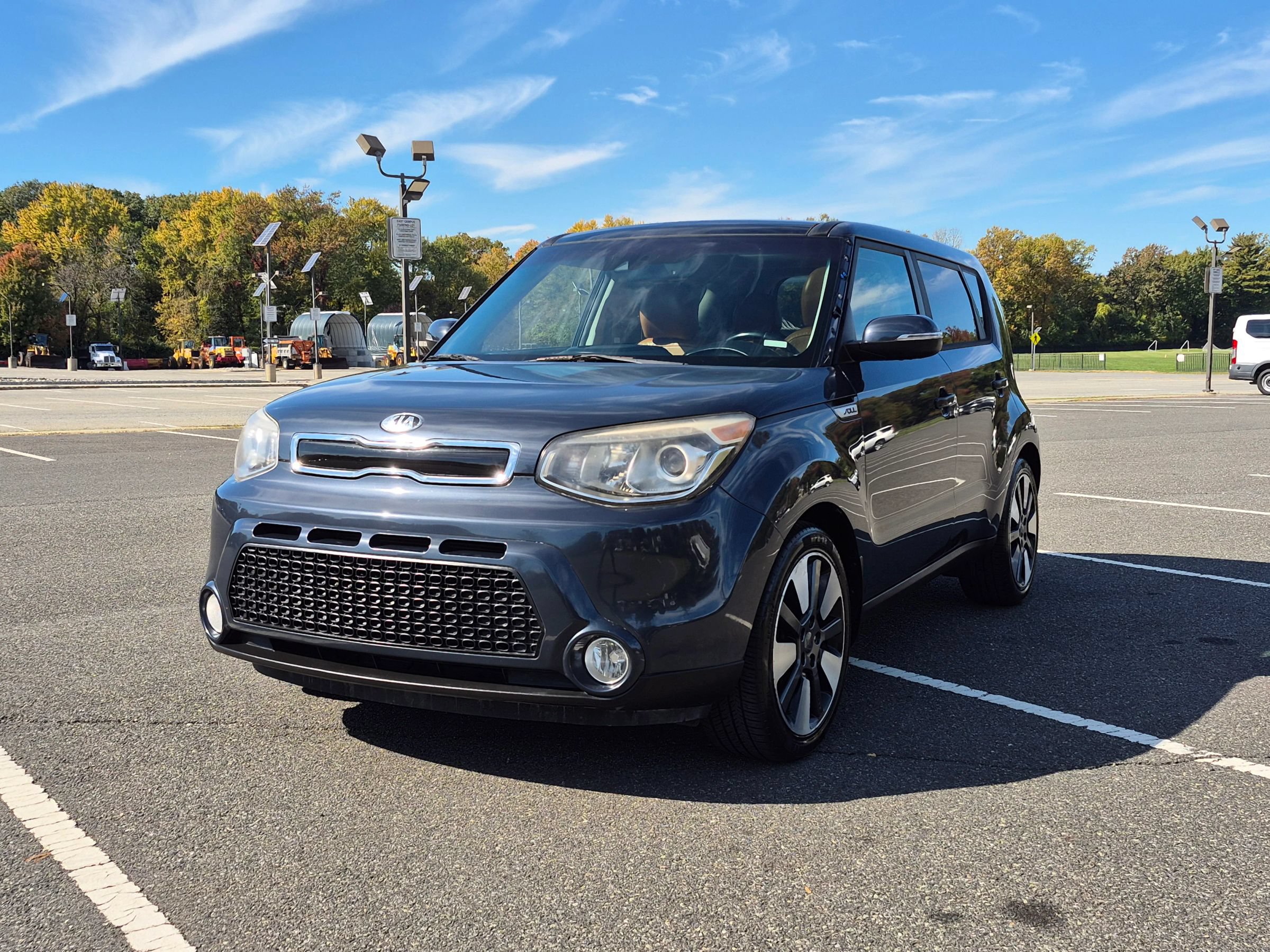 Used 2016 Kia Soul ! w/ Premium Package FWD image 1