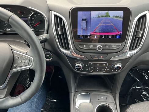 Used 2023 Chevrolet Equinox LT FWD image 14