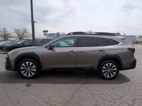 Used 2023 Subaru Outback Limited image 4