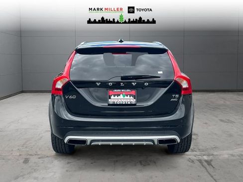 Used 2018 Volvo V60 T5 Cross Country AWD/4WD image 4