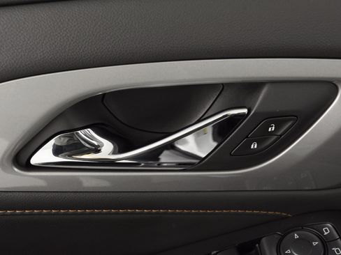 Used 2021 Chevrolet Traverse LT image 29