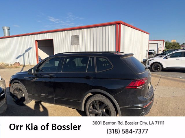 Used 2024 Volkswagen Tiguan SE R-Line w/ MDO Package, Three-Row FWD image 11