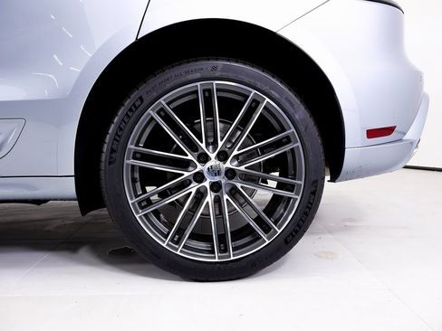 New 2026 Porsche Macan image 24