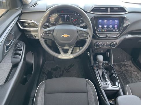 Used 2021 Chevrolet TrailBlazer LT w/ Convenience Package image 2