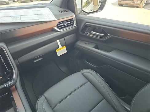 New 2026 GMC Yukon Denali w/ Sun & Power Step Package image 15