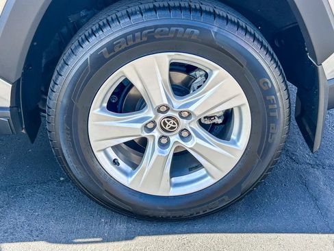 Used 2021 Toyota RAV4 XLE w/ Carpet Mat Package (TMS) FWD image 12
