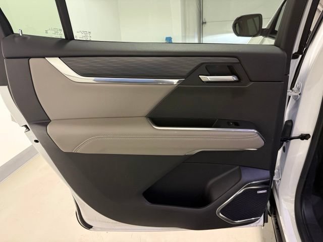 Certified 2026 GMC Acadia Elevation w/ Elevation Premium Package FWD image 25