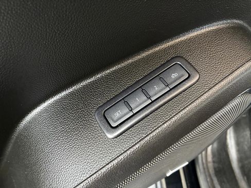 Used 2019 Chevrolet Tahoe LT w/ Luxury Package image 11