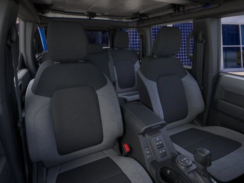 New 2025 Ford Bronco 4-Door AWD/4WD image 11