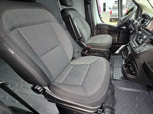 Used 2025 RAM ProMaster 2500 w/ Storage Group image 20