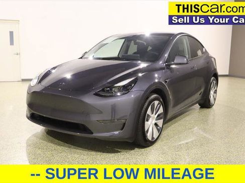 Used 2023 Tesla Model Y Long Range image 3