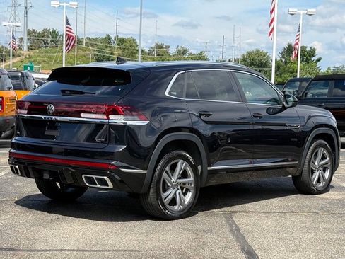 Used 2024 Volkswagen Atlas Cross Sport SEL R-Line AWD/4WD image 35