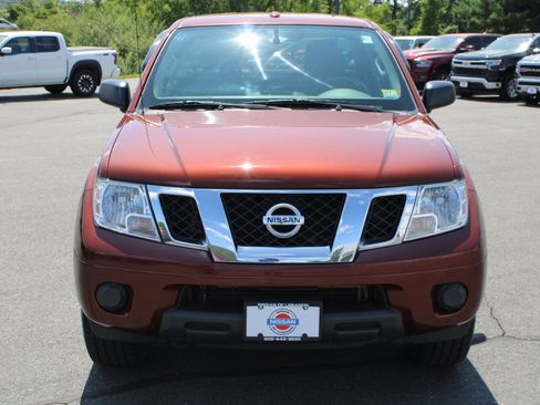 Used 2016 Nissan Frontier SV AWD/4WD image 2