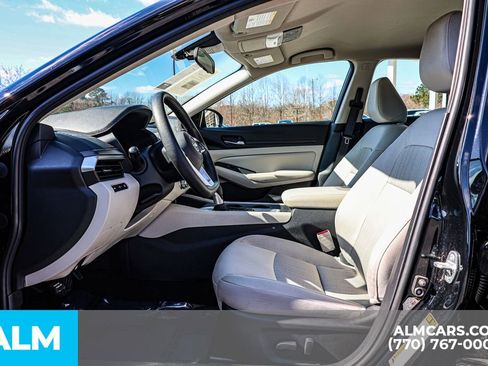 Used 2025 Nissan Altima 2.5 SV image 18