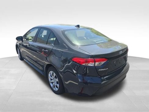Used 2025 Toyota Corolla LE FWD image 4
