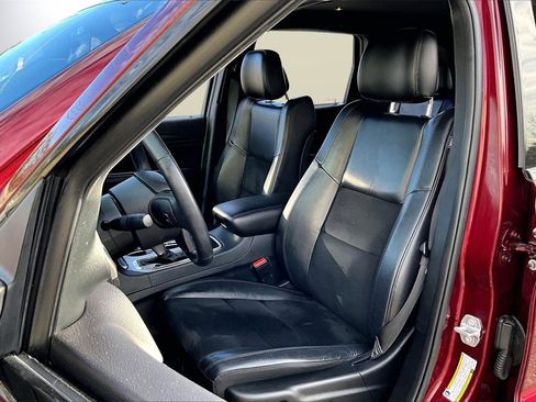 Certified 2018 Jeep Grand Cherokee Altitude image 20