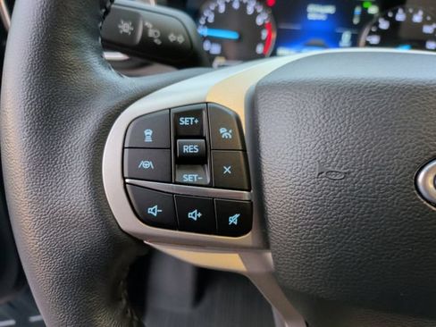 Used 2023 Ford Explorer XLT w/ Equipment Group 202A AWD/4WD image 15