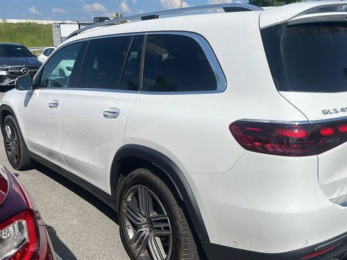 Used 2025 Mercedes-Benz GLS 450 4MATIC image 15