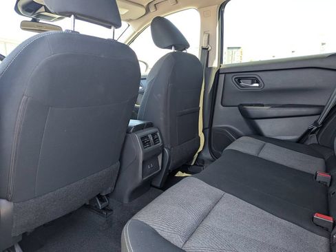 Used 2025 Nissan Rogue SV AWD/4WD image 30