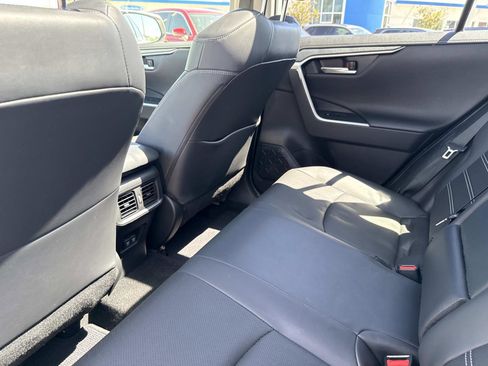Used 2020 Toyota RAV4 Limited image 16