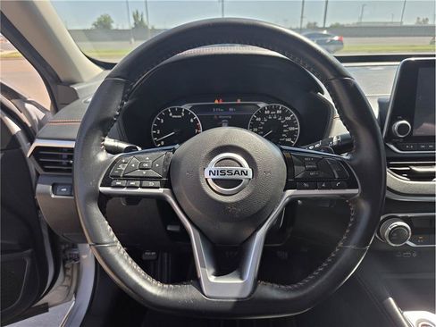 Used 2020 Nissan Altima 2.5 SR FWD image 14