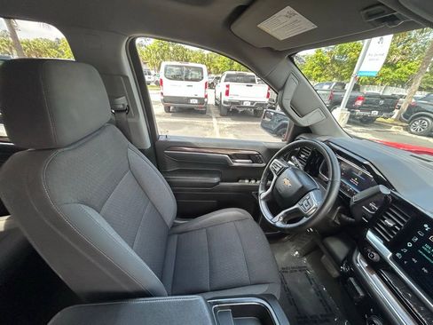 Used 2025 Chevrolet Silverado 1500 LT RWD image 23