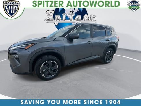 Used 2024 Nissan Rogue SV image 4