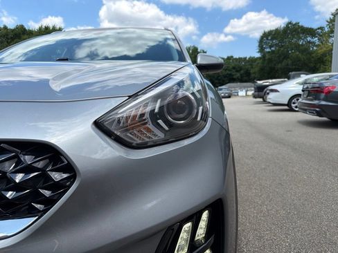 Used 2022 Kia Niro LXS FWD image 11
