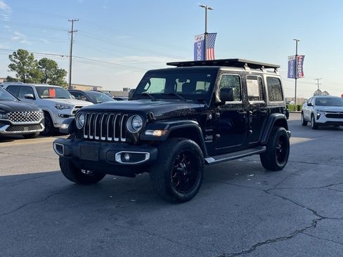 Used 2019 Jeep Wrangler Unlimited Sahara w/ Safety Group image 3