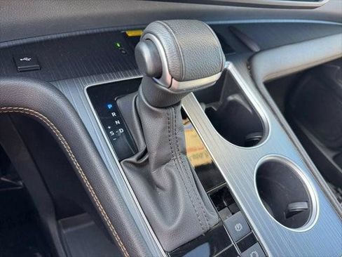 Certified 2024 Toyota Sienna XLE Woodland Edition AWD/4WD image 89