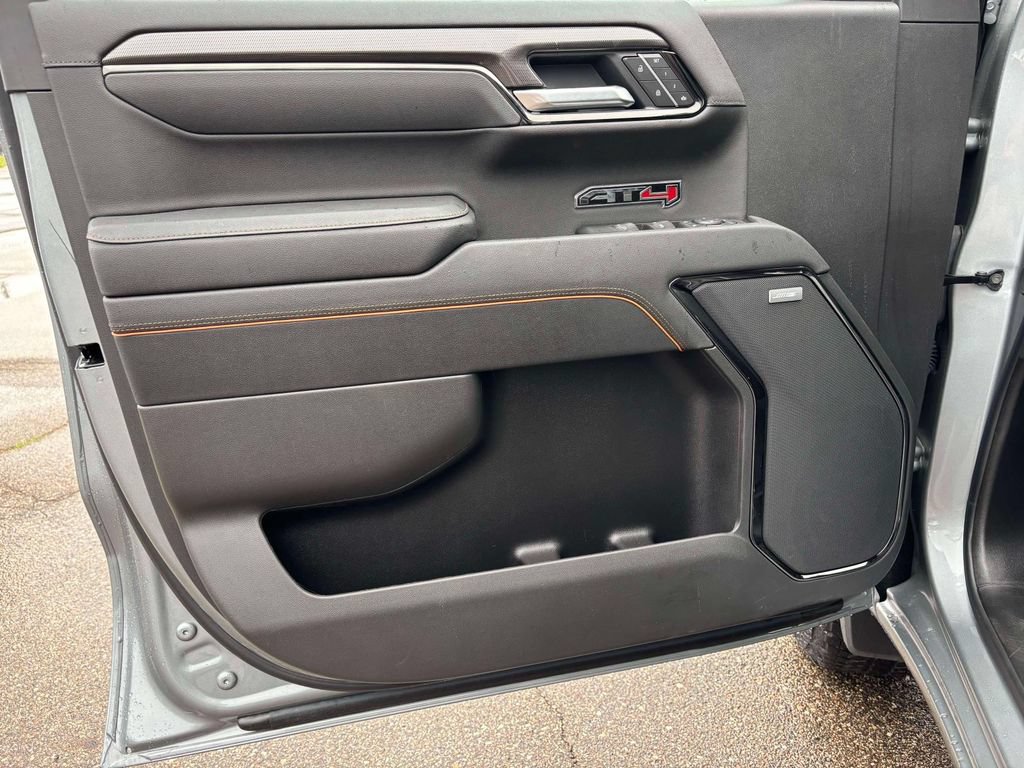 New 2026 GMC Sierra 1500 AT4 w/ LPO, Black Badging Package AWD/4WD image 8