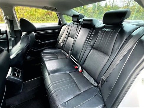 Used 2018 Honda Accord Touring image 28