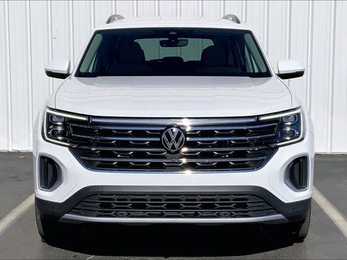 Used 2024 Volkswagen Atlas SE image 3