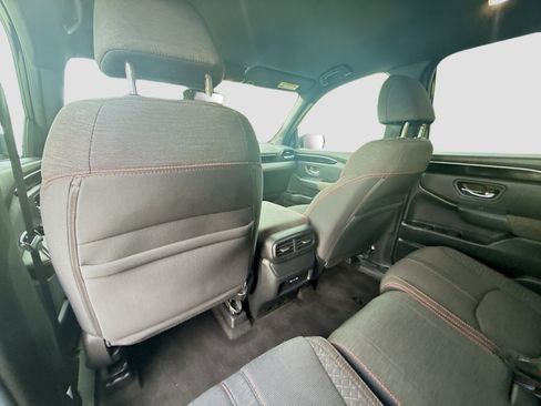 Certified 2025 Honda Pilot Sport image 24