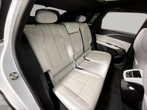 New 2026 Cadillac Lyriq Luxury AWD/4WD image 22